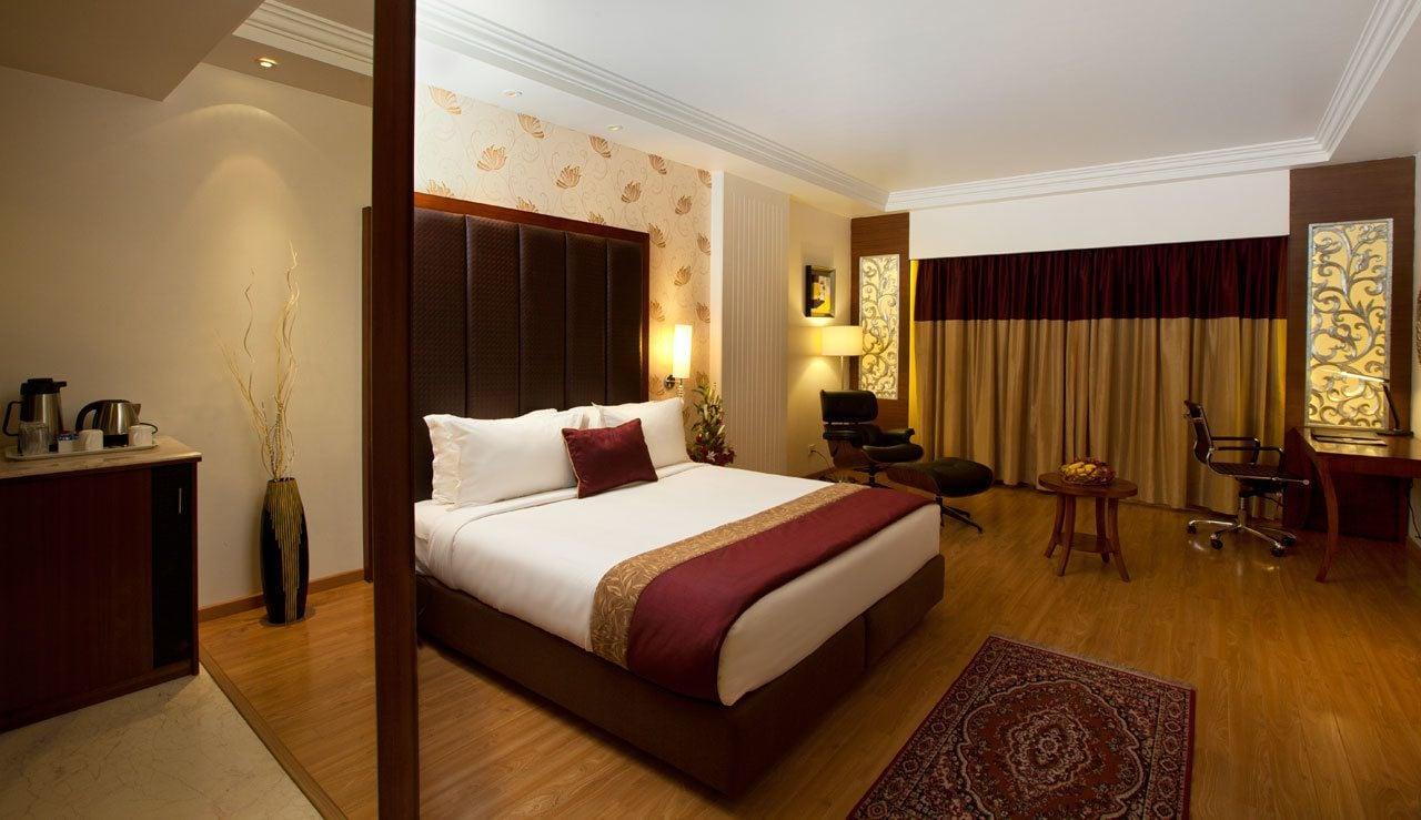 Hotel The The Grand Magrath Bengaluru Zewnętrze zdjęcie