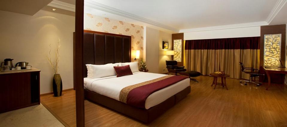 Hotel The The Grand Magrath Bengaluru Zewnętrze zdjęcie