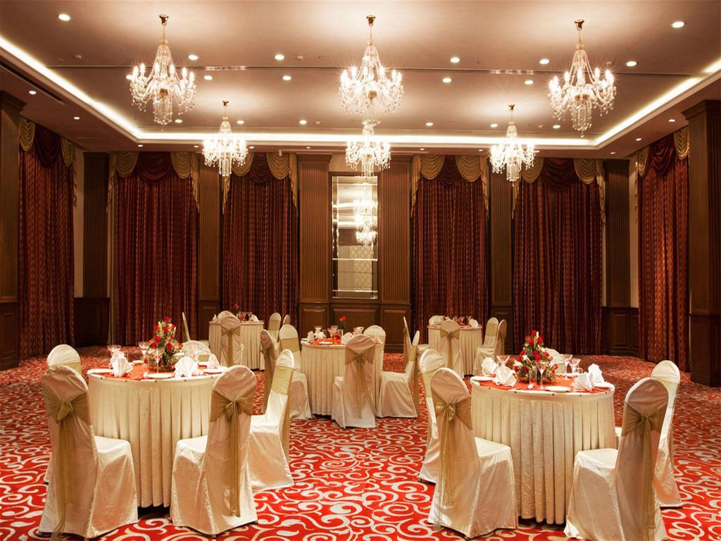 Hotel The The Grand Magrath Bengaluru Zewnętrze zdjęcie
