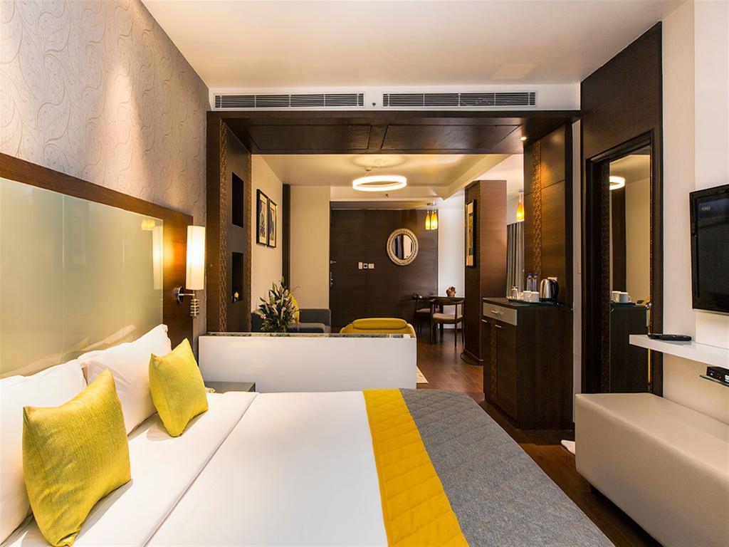Hotel The The Grand Magrath Bengaluru Zewnętrze zdjęcie