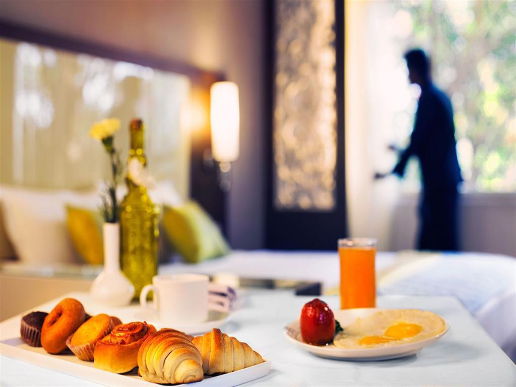 Hotel The The Grand Magrath Bengaluru Zewnętrze zdjęcie